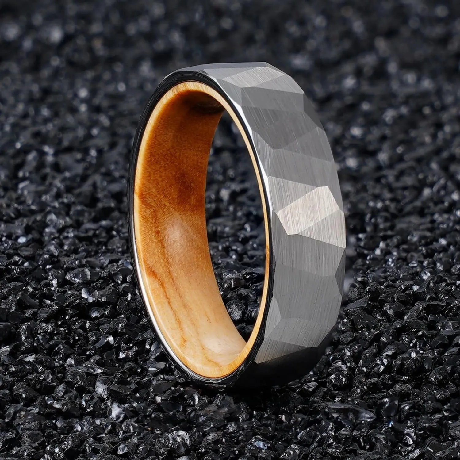 6MM 8mm Black/silver/gold Tungsten Rings for Men Womens Couple Fashion Jewelry Promise Engagement Wedding Band Hammered Inner ring inlaid with olive wood Carbide Polished Edge Comfort Fit