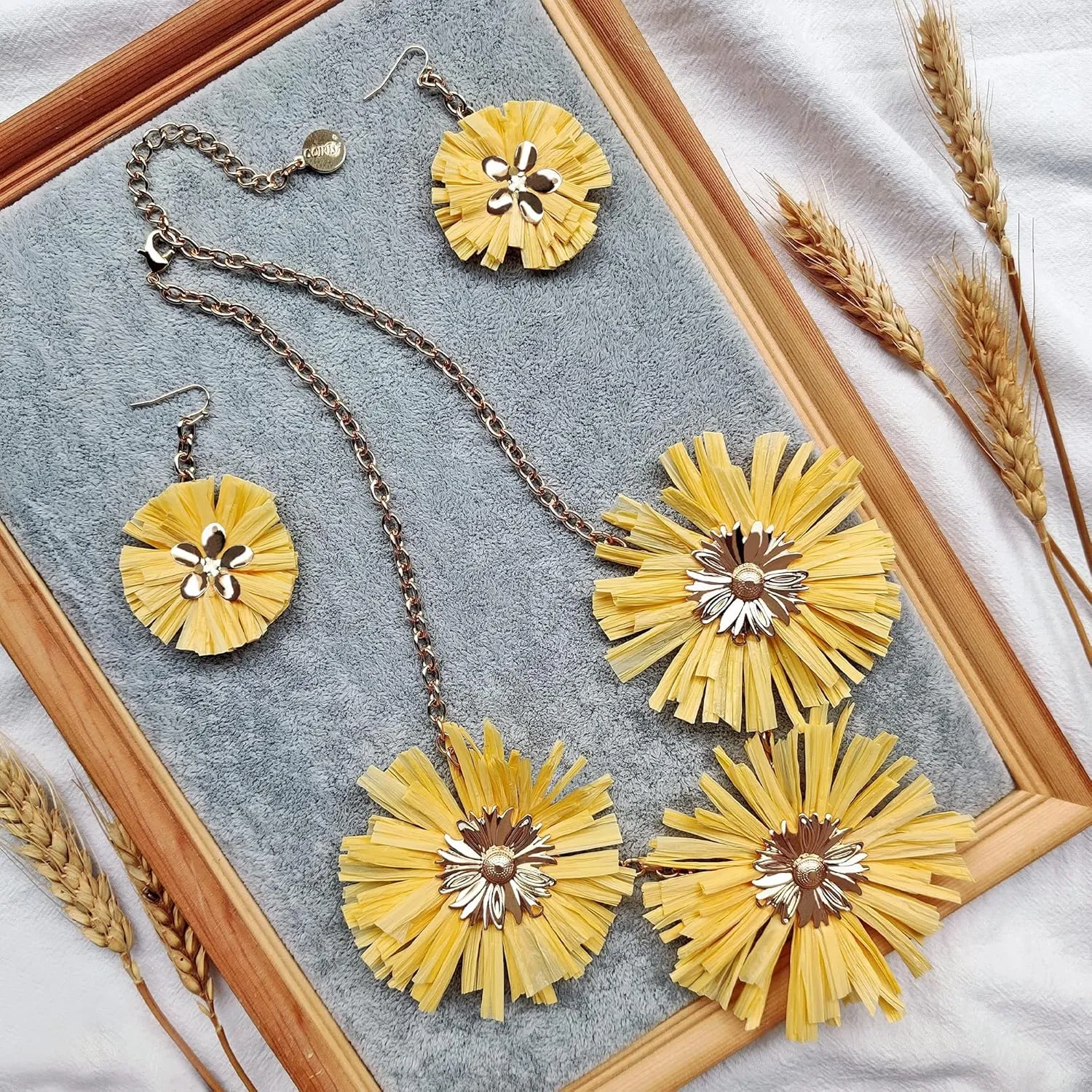 Coiris Raffia Grass Sunflower Statement Necklace Golden Tone Floral Pendant Bib Collar with Earrings for Women
