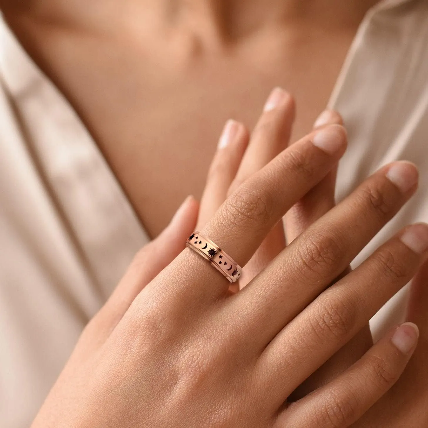 Fidget Spinner Ring For Anxiety Women | 6mm Stainless Steel Womens Spinner Rings Stress Relief Anxiety Ring for Ladies Gold/Rose Gold/Silver Color