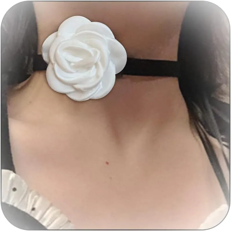 Flower Choker Necklace for Women Choker with Rose Flower Pendant, Adjustable Velvet Ribbon Collar Chain, Elegant Sping Summer Necklace for Weddings, Parties, Holiday