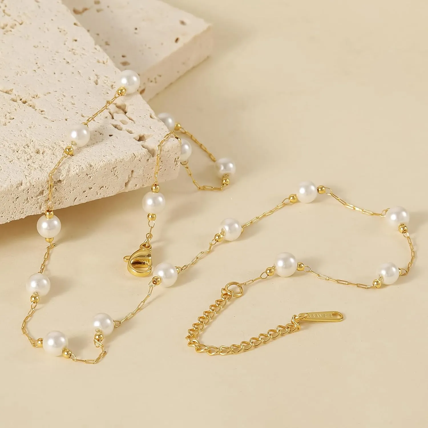 Gold Clover Necklace & Glass Bead Chain Jewelry Set Dainty 14K Gold Plated Pendant Necklace Adjustable Choker Charm Colorful Clover Pendant Lucky Necklaces for Women.