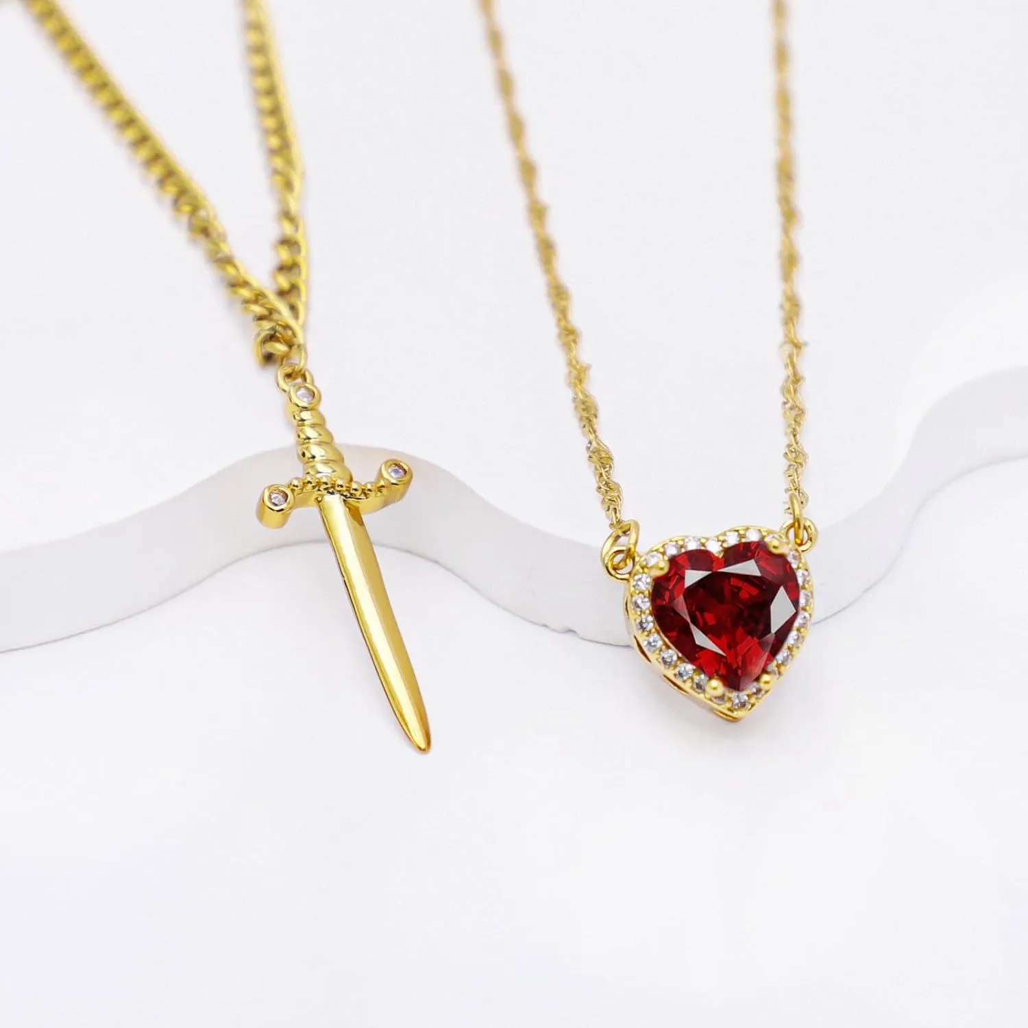 Heart and Sword Couples Necklace Gold Stainless Steel Pink Heart Zirconia Chain Trendy Matching Sword Through Heart Necklace Set Romantic Necklaces for friend Couple