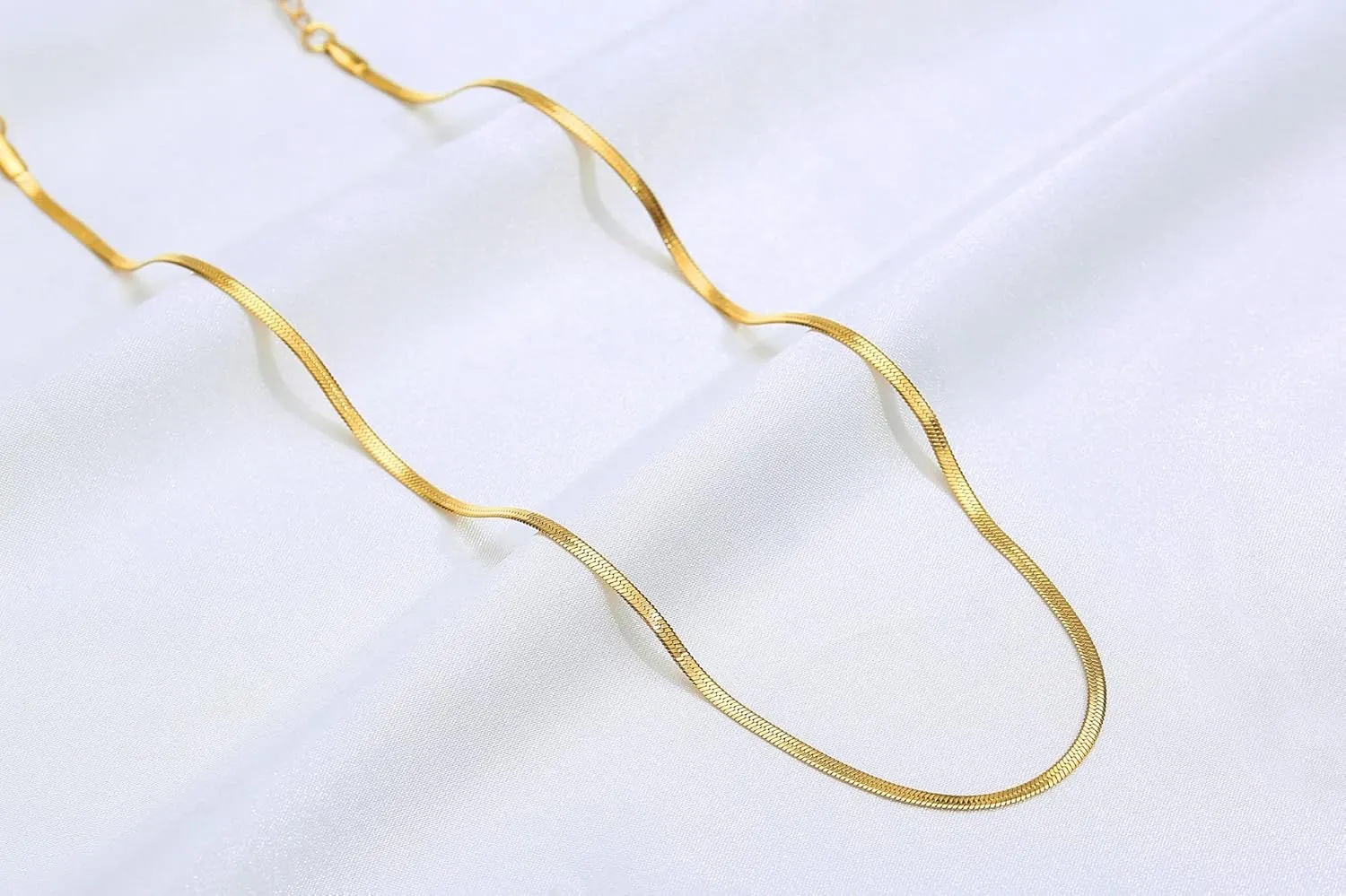 Herringbone Necklace for Women, 2.5-5mm Dainty Gold Choker Necklaces, 14K Gold Plated Surgical Stainless Steel Snake Chain Necklace for Women