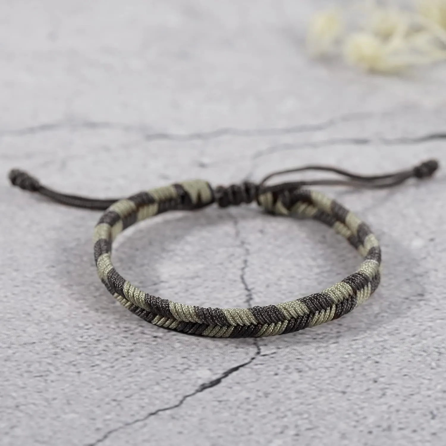JENDEAR SHINE Braided Rope Bracelet for Men, Plaid Pattern Hand Braided Adjustable Nylon Bracelet, Birthday Friendship Gift for Men.