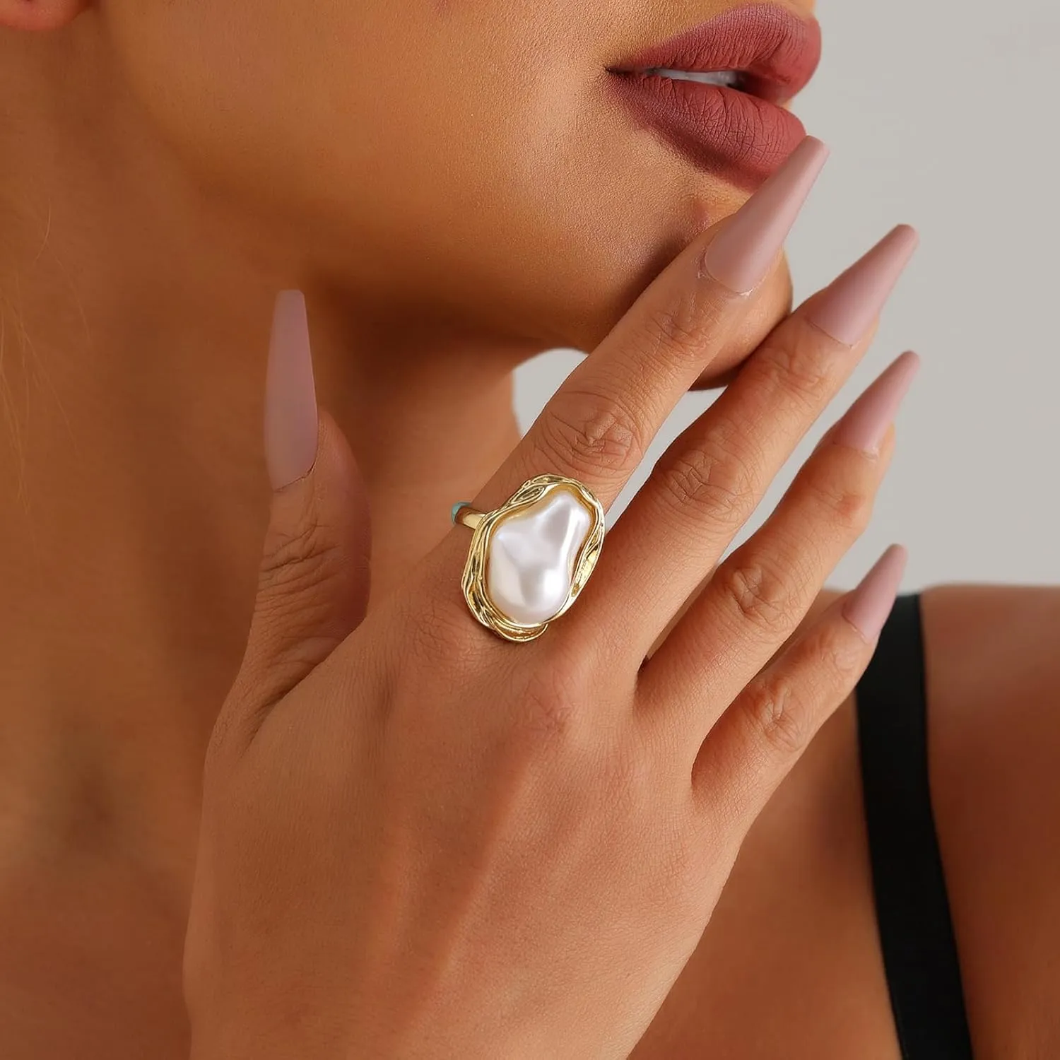 MYANAIL Irregular Pearl Adjustable Ring for Women, Gold Index Finger Ring Jewelry Vintage Chunky Ring