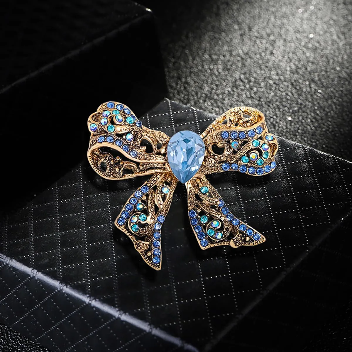 Rhinestone Bow Brooch Pin Elegant Crystal Bowknet Brooch Lapel Pin Yellow Blue Pink Rhinestone Crystal Bow Brooch Wedding Birthday Party Christmas Jewelry for Women