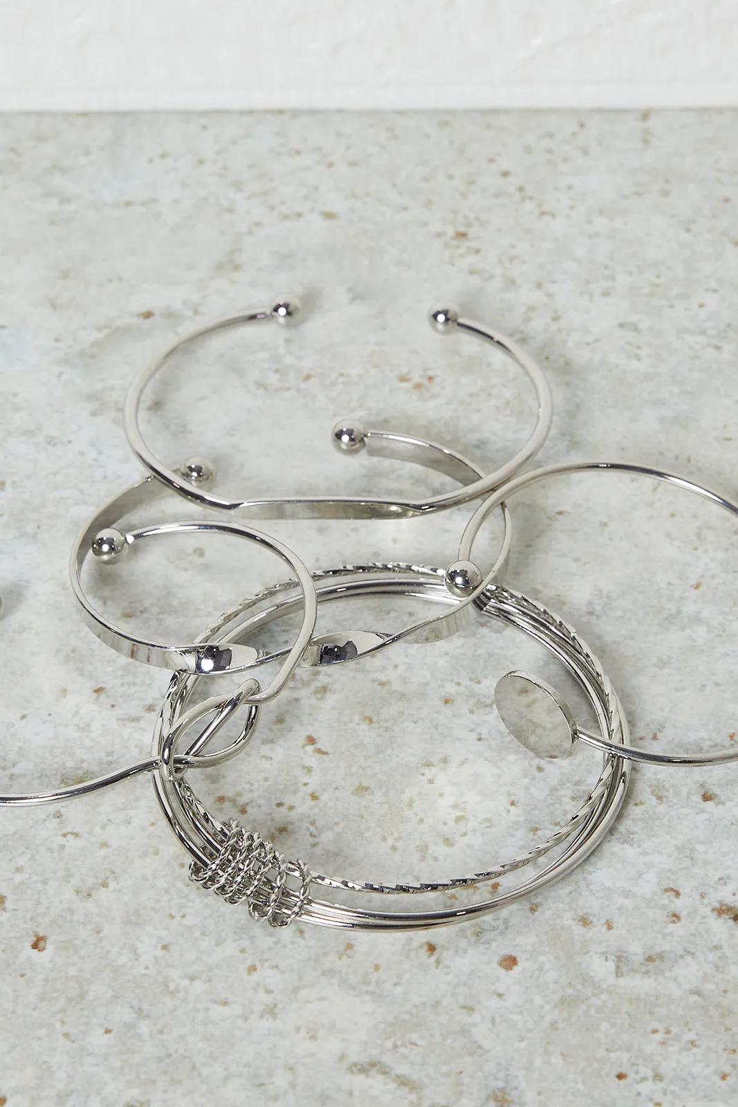 Women Silver Embellished Bangle Set (Pack Of 5)