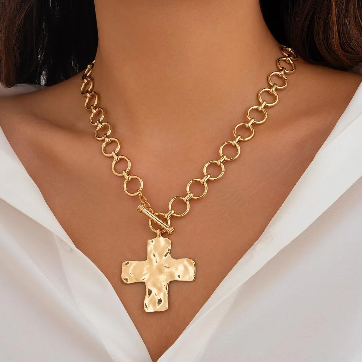 ZMANYIJEW Big Cross Necklace Chunky Statement Gold Cross Pendant Necklace Bold Hammered Cross Necklace Thick OT Buckle Chain Chunky Gold Statement Cross Pendant Necklace